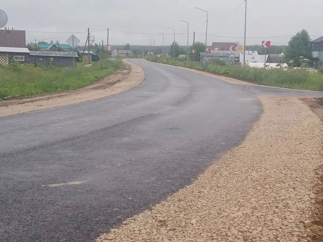 В Сысольском районе обновили подъезд к селу Визинга В Сысольском районе обновили подъезд к селу Визинга