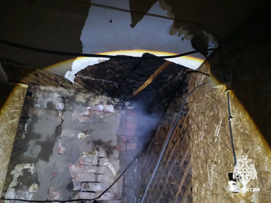 За #ДежурныеСутки огнеборцы Республики Коми ликвидировали возгорание квартиры в жилом доме по улице Лесная в деревне Пожня на площади 18 квадратных метров За #ДежурныеСутки огнеборцы Республики Коми ликвидировали возгорание квартиры в жилом доме по улице Лесная в деревне Пожня на площади 18 квадратных метров