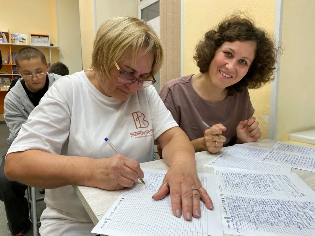 В Год единства народов России в нашей стране впервые отметили новый государственный праздник В Год единства народов России в нашей стране впервые отметили новый государственный праздник