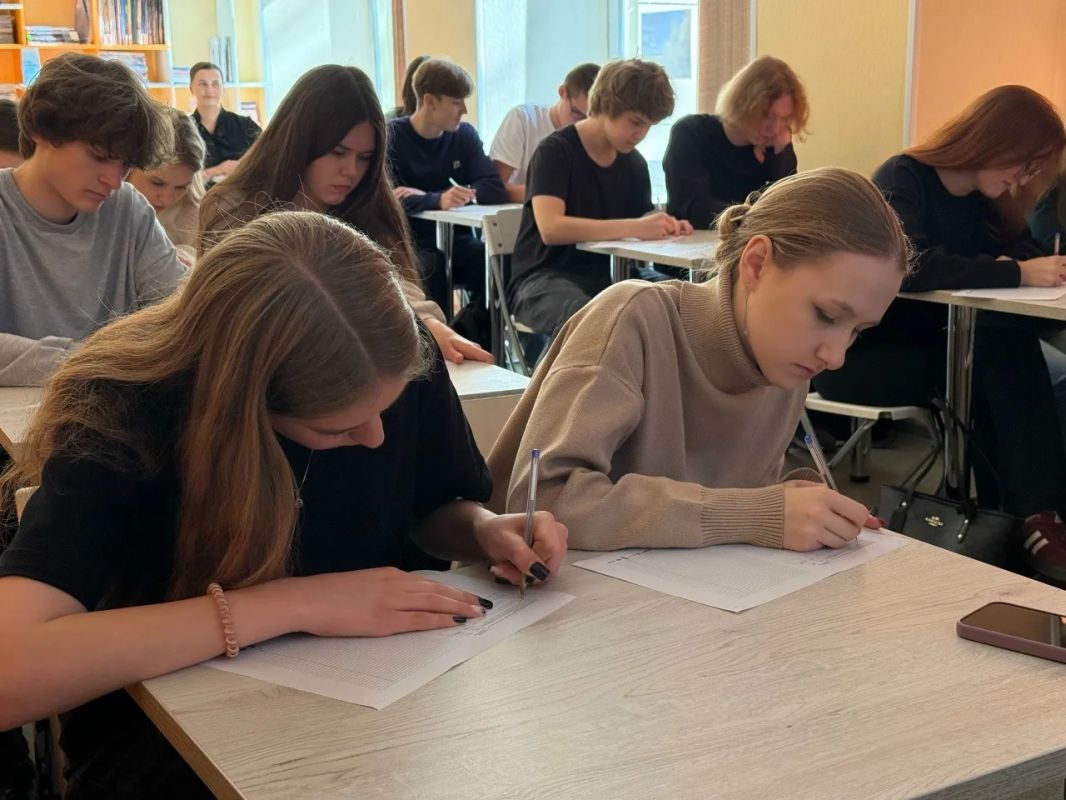 В Год единства народов России в нашей стране впервые отметили новый государственный праздник В Год единства народов России в нашей стране впервые отметили новый государственный праздник