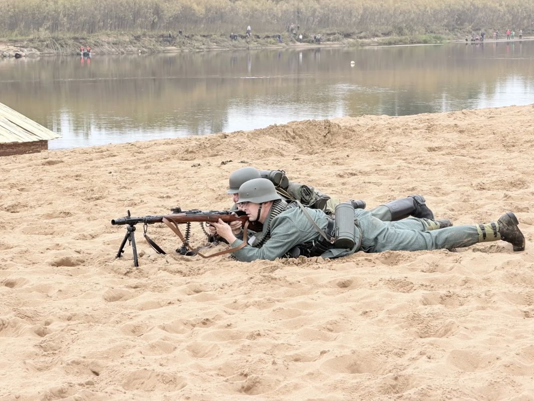 Максим Мартышин: Друзья, в Сыктывкаре впервые прошла военно-историческая реконструкция подвига Героя Советского Союза Н.В. Оплеснина. Развернулось действо, от которого захватывало дух! Это было по-настоящему зрелищно Максим Мартышин: Друзья, в Сыктывкаре впервые прошла военно-историческая реконструкция подвига Героя Советского Союза Н.В. Оплеснина. Развернулось действо, от которого захватывало дух! Это было по-настоящему зрелищно