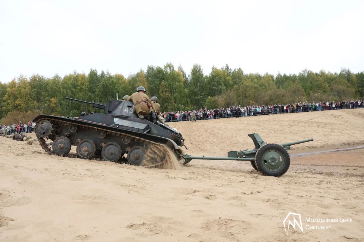 В Сыктывкаре воссоздали подвиг Николая Оплеснина В Сыктывкаре воссоздали подвиг Николая Оплеснина