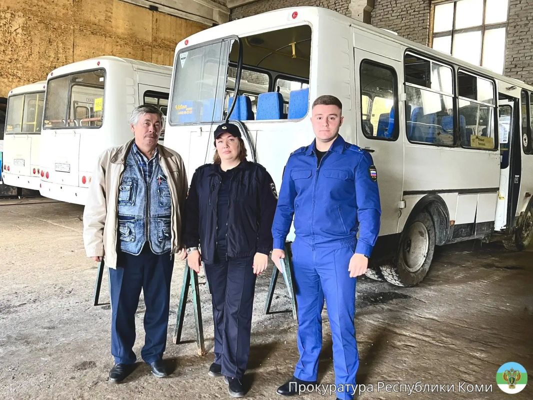 Прокуратура Усть-Вымского района с привлечением специалистов районного отделения ГАИ провела проверку соблюдения местным транспортным предприятием законодательства о безопасности дорожного движения Прокуратура Усть-Вымского района с привлечением специалистов районного отделения ГАИ провела проверку соблюдения местным транспортным предприятием законодательства о безопасности дорожного движения