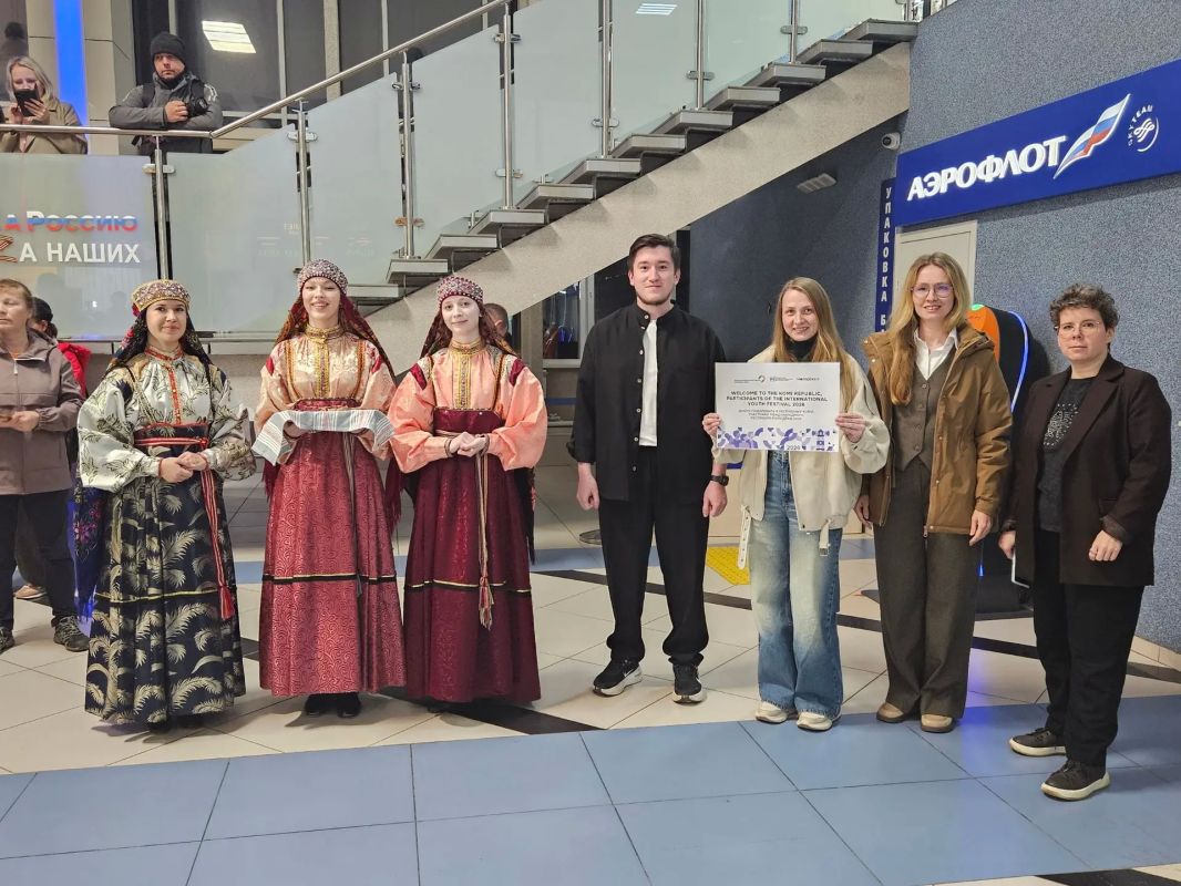 В Сыктывкар прибыла делегация иностранных участников Международного фестиваля молодёжи В Сыктывкар прибыла делегация иностранных участников Международного фестиваля молодёжи