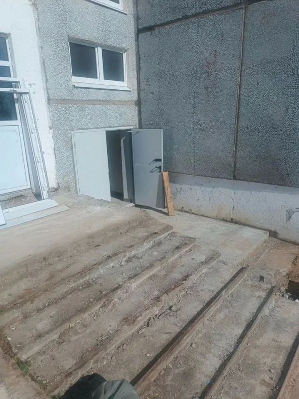 В Зеленецкой школе Сыктывдинского района продолжается капитальный ремонт В Зеленецкой школе Сыктывдинского района продолжается капитальный ремонт