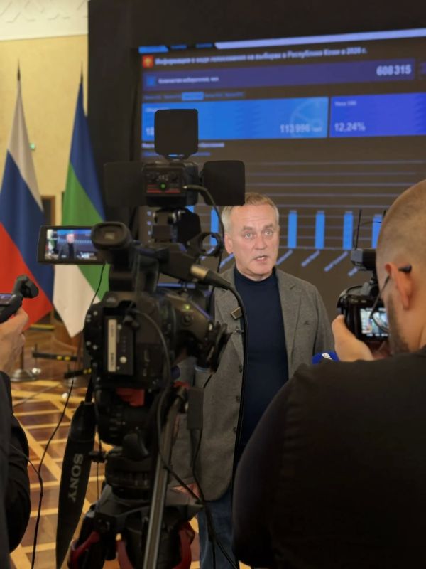 Председатель избиркома Коми Дмитрий Митюшев проинформировал о явке избирателей и ответил на вопросы средств массовой информации