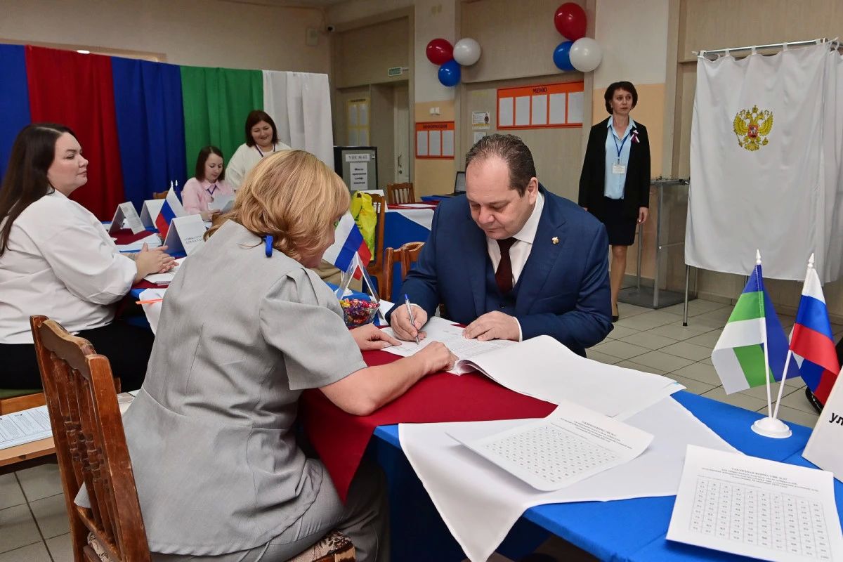 «Выбираем будущее страны»: Ростислав Гольдштейн проголосовал на выборах в Государственную Думу Российской Федерации «Выбираем будущее страны»: Ростислав Гольдштейн проголосовал на выборах в Государственную Думу Российской Федерации