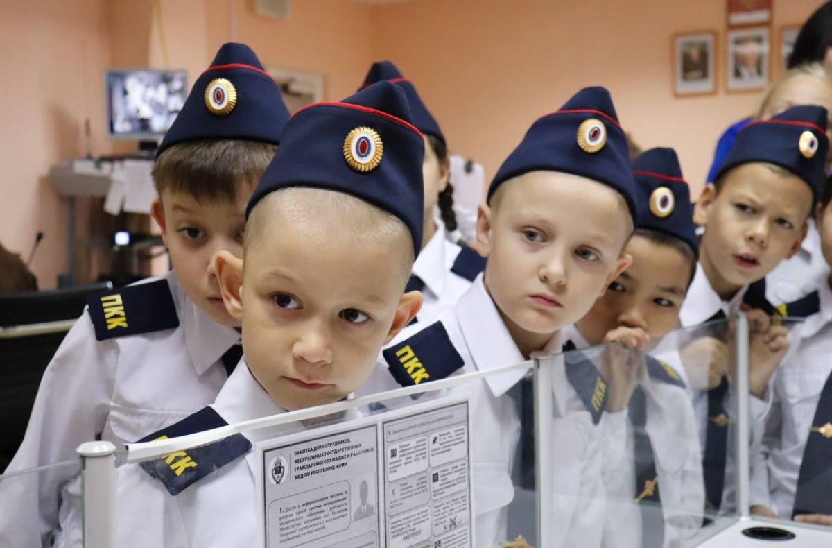 Прокадеты побывали в гостях у воркутинских полицейских Прокадеты побывали в гостях у воркутинских полицейских