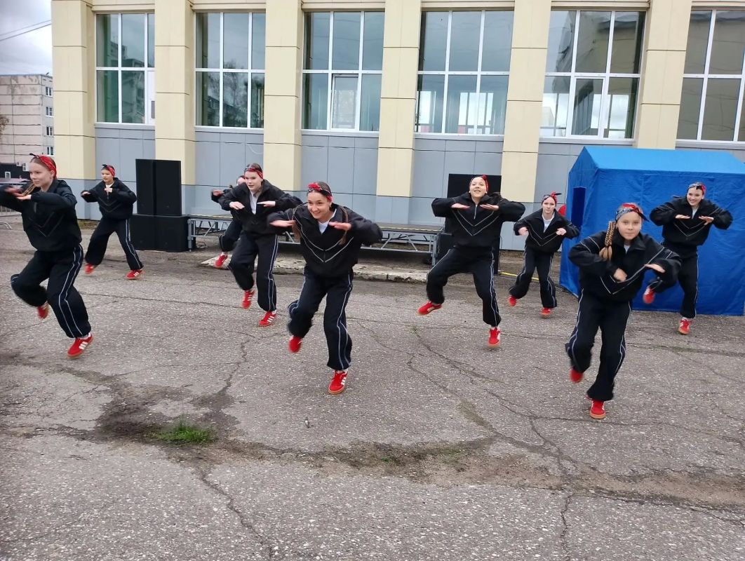 Дни микрорайонов в Эжве в самом разгаре! Сегодня для вас продолжают работу сразу 12 площадок Дни микрорайонов в Эжве в самом разгаре! Сегодня для вас продолжают работу сразу 12 площадок