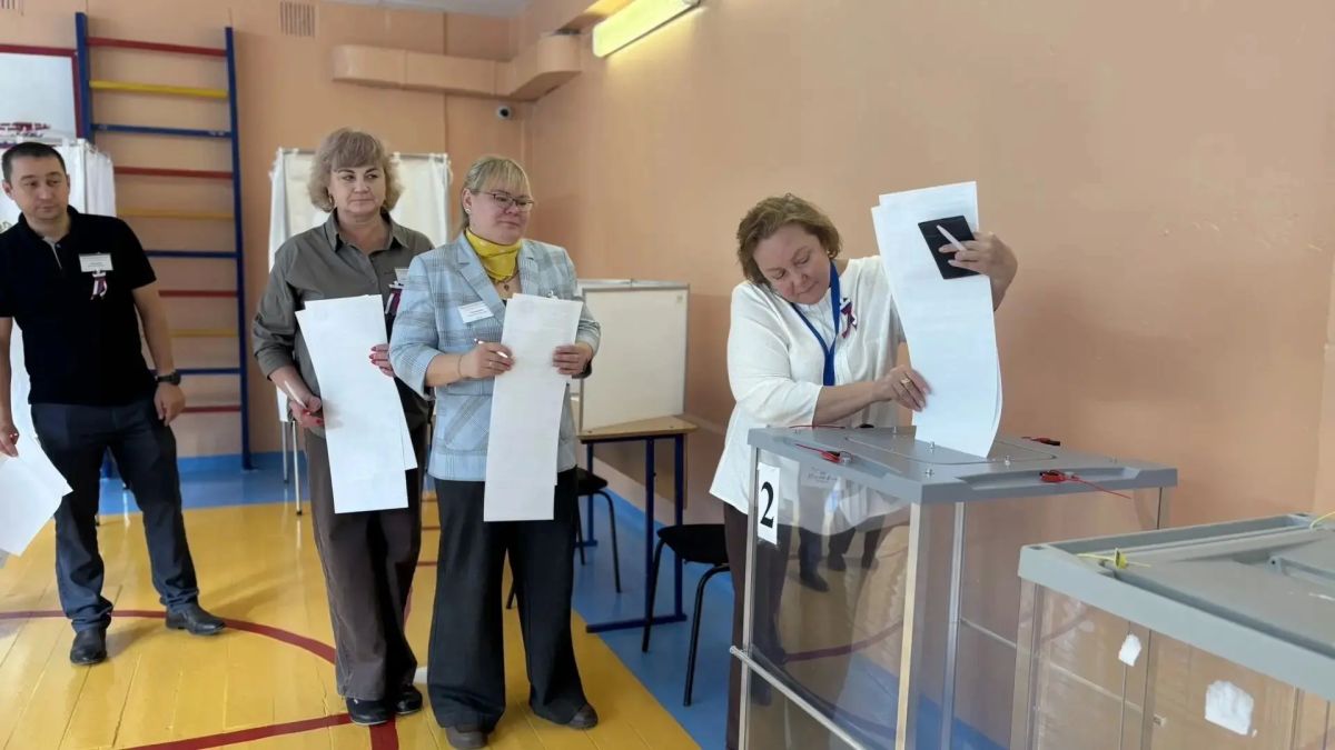 Когда команда — это не только про работу: члены УИК вместе проголосовали на своём участке! Когда команда — это не только про работу: члены УИК вместе проголосовали на своём участке!