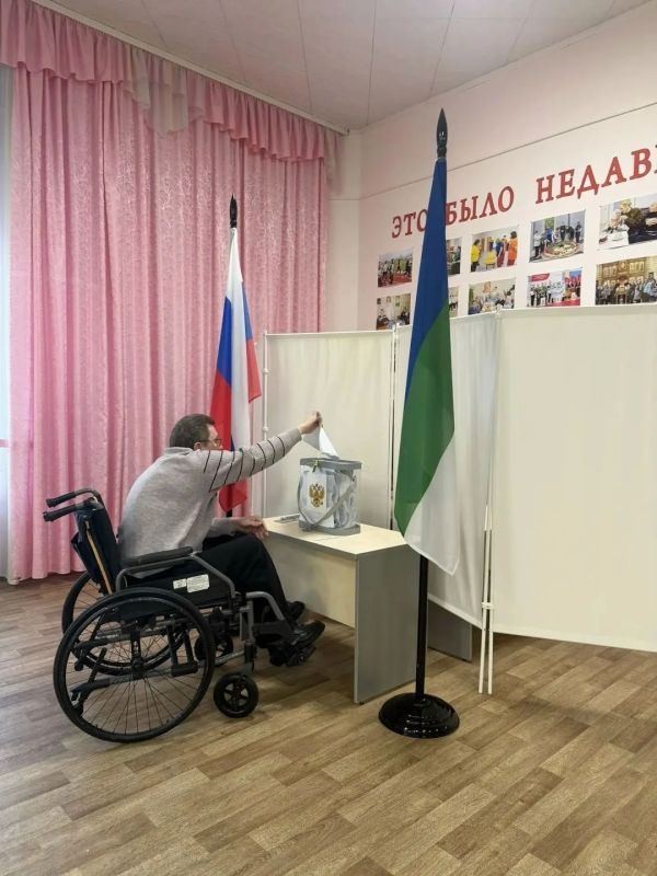 Гражданский долг не имеет преград: в Коми голосуют жители всех поколений Гражданский долг не имеет преград: в Коми голосуют жители всех поколений