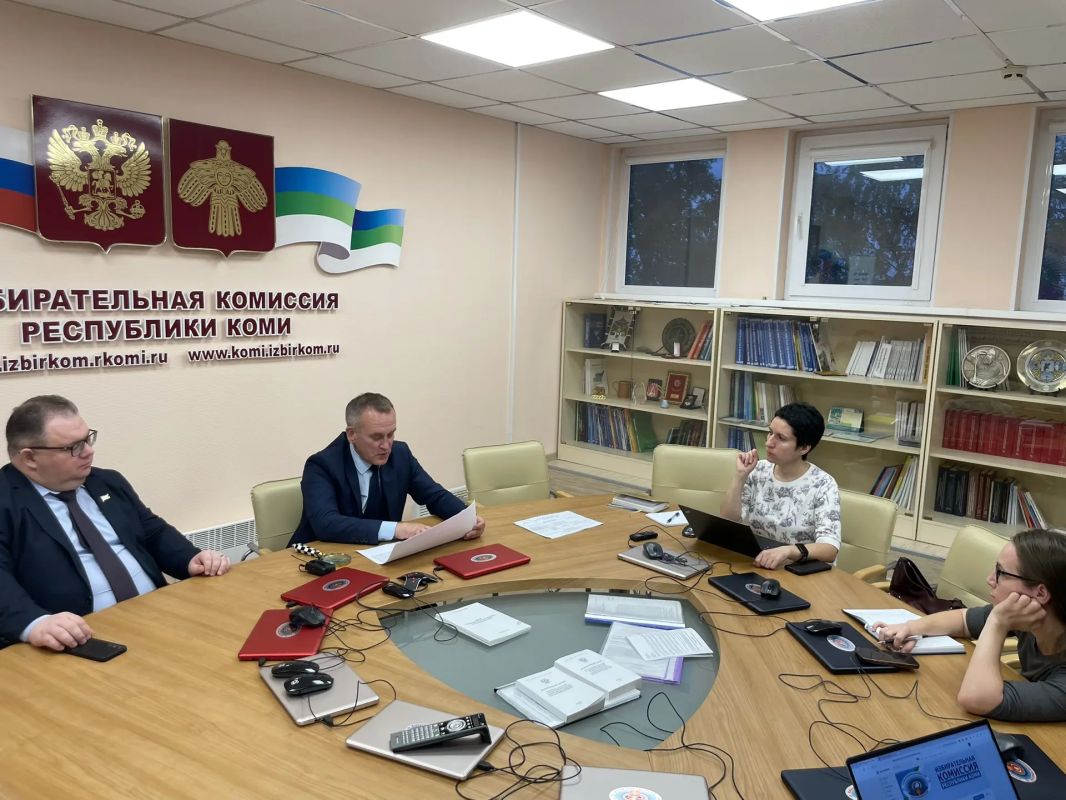 Итоги избирательных кампаний обсудили со СМИ председатель Избирательной комиссии Республики Коми Дмитрий Митюшев и руководитель Центра общественного наблюдения Алексей Облизов Итоги избирательных кампаний обсудили со СМИ председатель Избирательной комиссии Республики Коми Дмитрий Митюшев и руководитель Центра общественного наблюдения Алексей Облизов