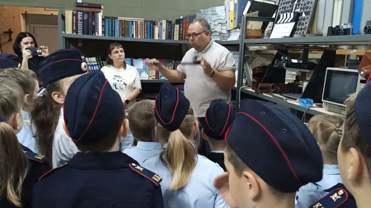 В эфире — наши второклассники! Экскурсия в ВГТРК «Коми Гор» В эфире — наши второклассники! Экскурсия в ВГТРК «Коми Гор»