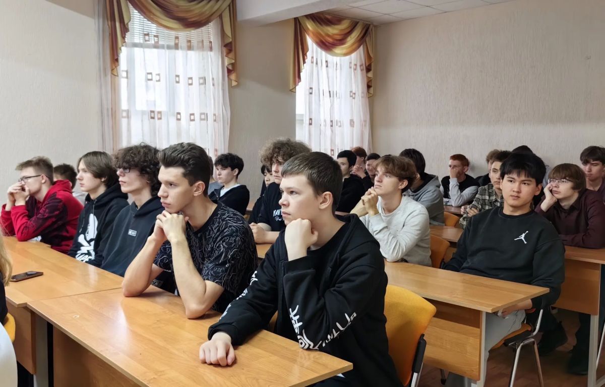 Как не стать жертвой вербовщиков: полицейские и общественники Воркуты провели беседу со студентами Как не стать жертвой вербовщиков: полицейские и общественники Воркуты провели беседу со студентами