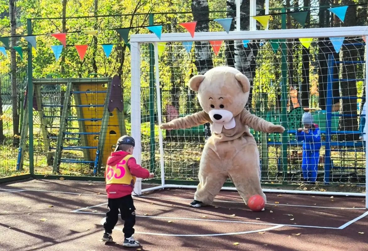 Максим Мартышин: В детском саду №65 в Краснозатонском обновлена спортивная площадка Максим Мартышин: В детском саду №65 в Краснозатонском обновлена спортивная площадка