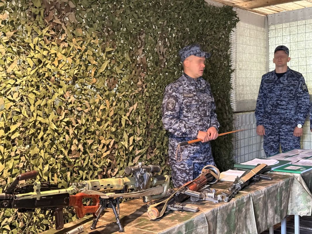 В Сыктывкаре под руководством заместителя командующего Северо-Западным округом Росгвардии по вооружению – начальника техники и вооружения генерал-майора Альмира Иматдинова состоялся учебно-методический сбор начальников... В Сыктывкаре под руководством заместителя командующего Северо-Западным округом Росгвардии по вооружению – начальника техники и вооружения генерал-майора Альмира Иматдинова состоялся учебно-методический сбор начальников...