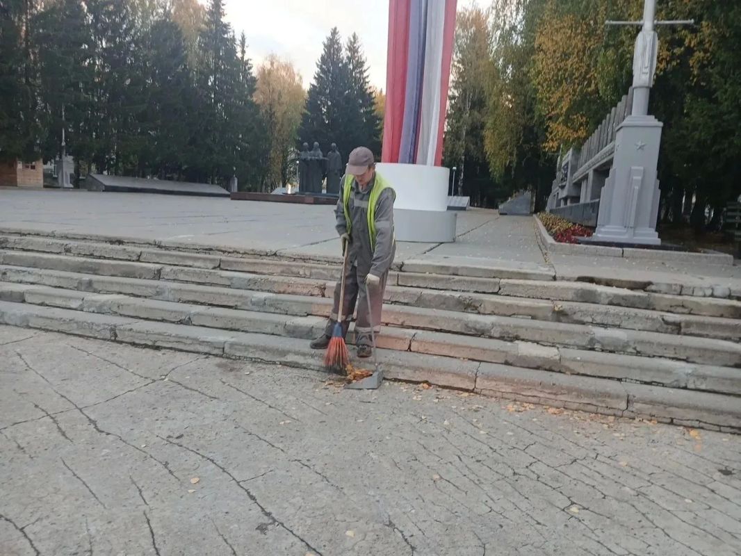 Максим Мартышин: Наши коммунальные службы продолжают планомерную работу по содержанию города в порядке Максим Мартышин: Наши коммунальные службы продолжают планомерную работу по содержанию города в порядке