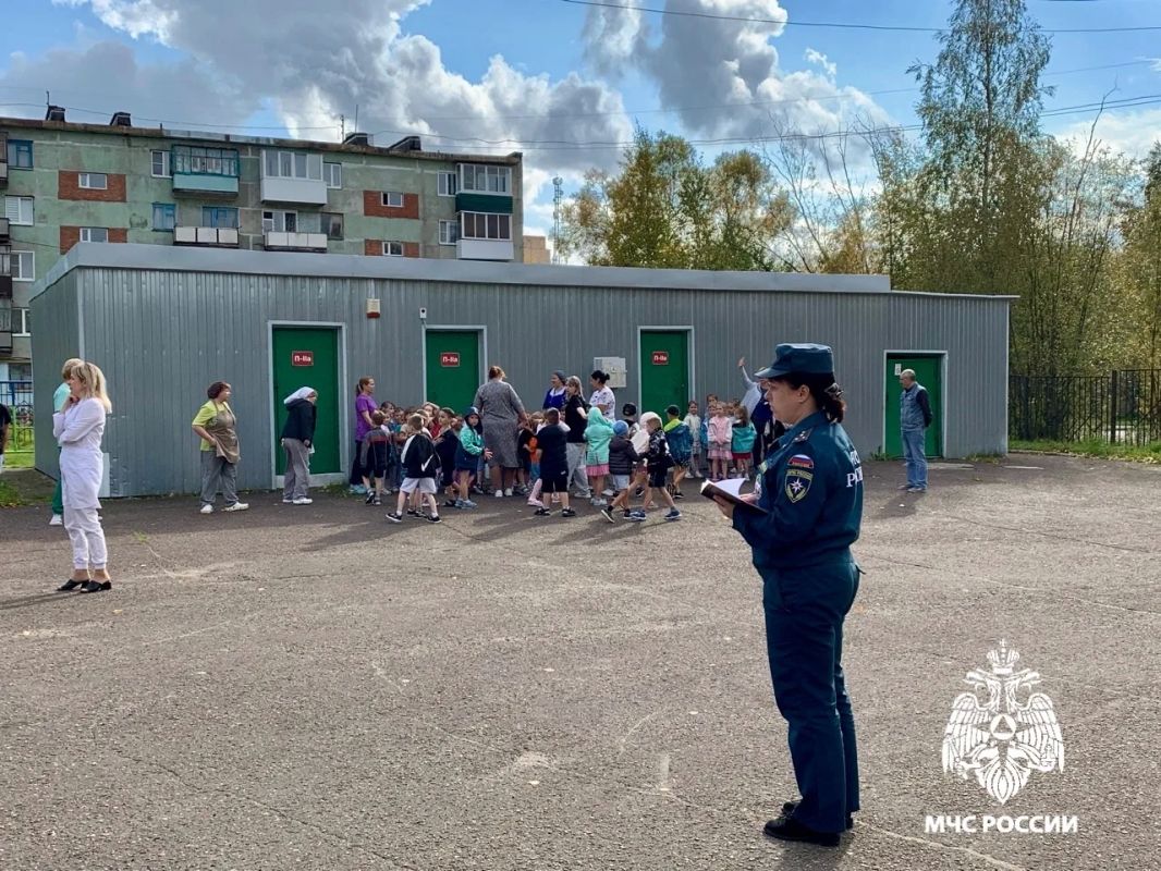 В детских садах Вуктыла прошли плановые тренировки по отработке действий персонала в случае возникновения пожара В детских садах Вуктыла прошли плановые тренировки по отработке действий персонала в случае возникновения пожара