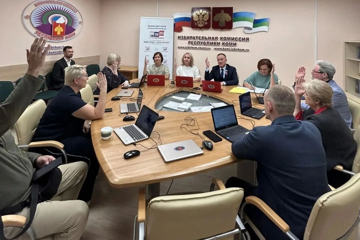 Станиславу Кочеву вручили удостоверение об избрании депутатом Госдумы Федерального Собрания Российской Федерации девятого созыва Станиславу Кочеву вручили удостоверение об избрании депутатом Госдумы Федерального Собрания Российской Федерации девятого созыва