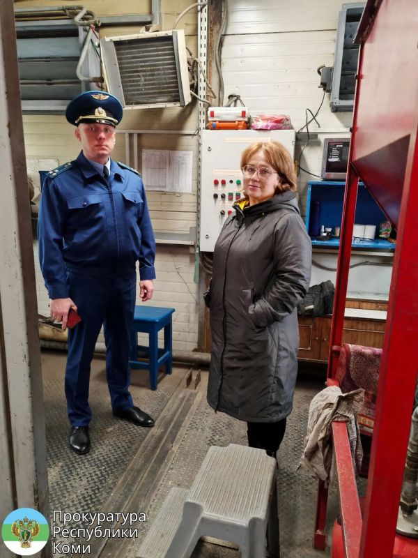 Печорский межрайонный прокурор Роман Якименко провел личный прием граждан в п. Зеленоборск. Обращения граждан касались нарушений жилищного законодательства, предоставления коммунальных услуг и оказания медицинской помощи Печорский межрайонный прокурор Роман Якименко провел личный прием граждан в п. Зеленоборск. Обращения граждан касались нарушений жилищного законодательства, предоставления коммунальных услуг и оказания медицинской помощи