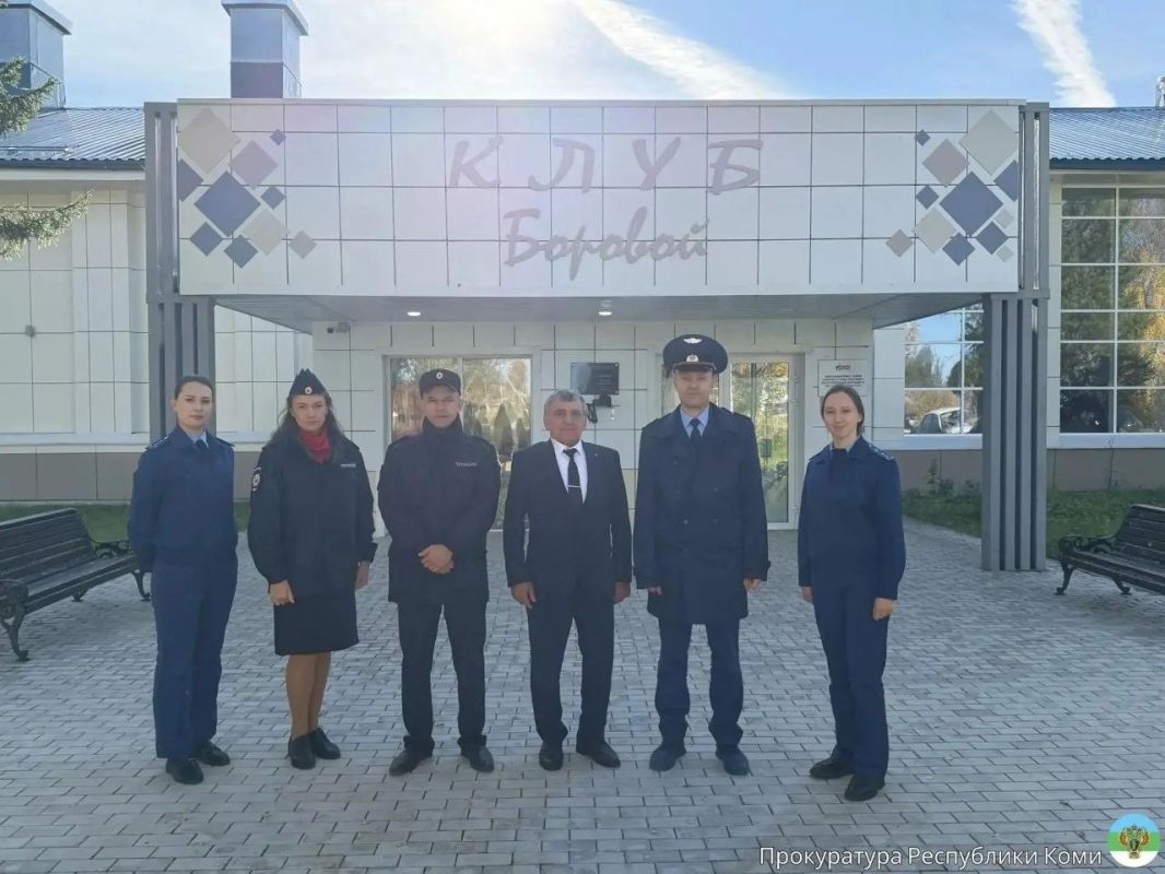 Прокурор г. Ухты Роман Сарвилин с участием представителей УЖКХ администрации МО «Ухта» посетил отдаленный населенный пункт в границах муниципального образования - п. Боровой, где в рамках контроля хода подготовки к...