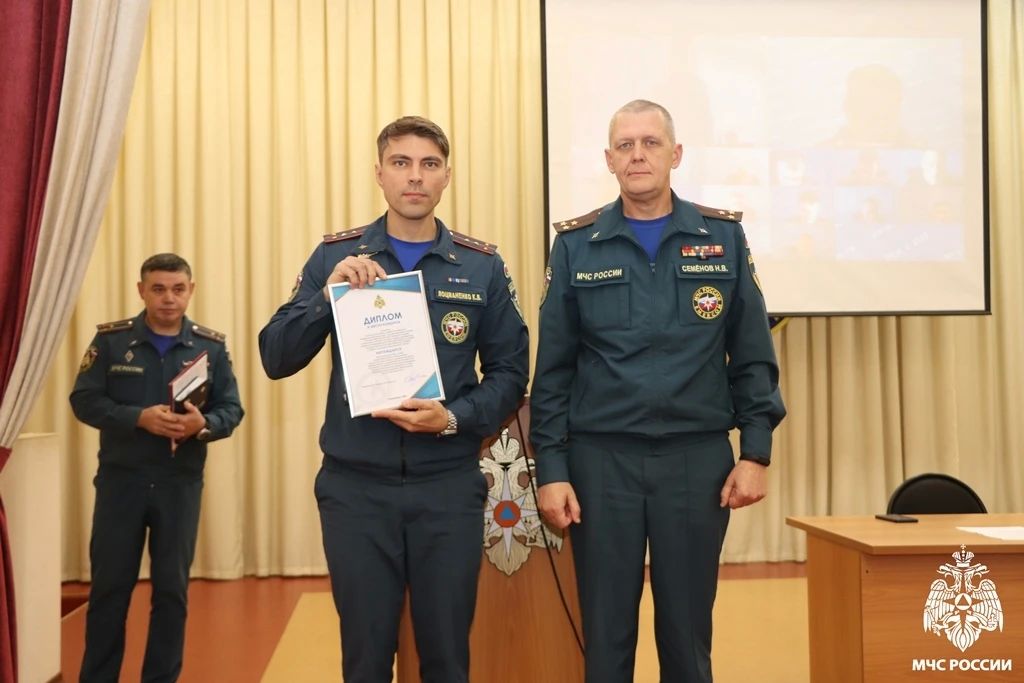 Благодарим за службу!. Сегодня в актовом зале Главного управления состоялось информирование личного состава, в ходе которого были отмечены ряд отличившихся сотрудников МЧС России Благодарим за службу!. Сегодня в актовом зале Главного управления состоялось информирование личного состава, в ходе которого были отмечены ряд отличившихся сотрудников МЧС России