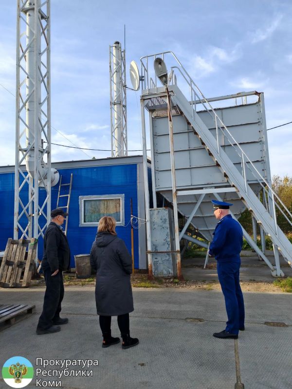Печорский межрайонный прокурор Роман Якименко провел личный прием граждан в п. Зеленоборск. Обращения граждан касались нарушений жилищного законодательства, предоставления коммунальных услуг и оказания медицинской помощи Печорский межрайонный прокурор Роман Якименко провел личный прием граждан в п. Зеленоборск. Обращения граждан касались нарушений жилищного законодательства, предоставления коммунальных услуг и оказания медицинской помощи