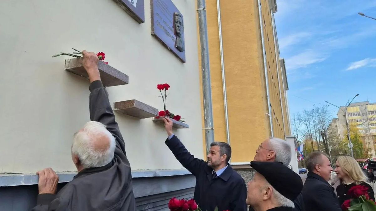 Сегодня исполнилось 102 года со дня рождения Ивана Павловича Морозова Сегодня исполнилось 102 года со дня рождения Ивана Павловича Морозова
