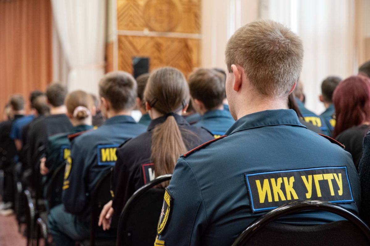 В Ухте полицейские и общественники провели профилактические встречи со школьниками и студентами В Ухте полицейские и общественники провели профилактические встречи со школьниками и студентами