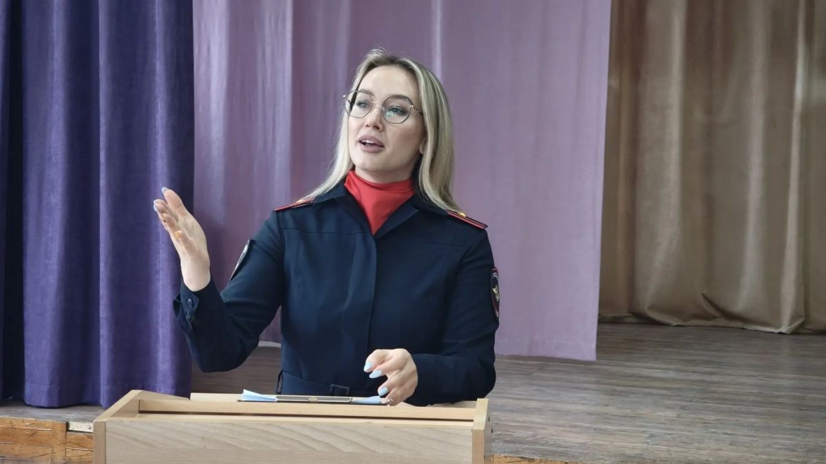Полицейские и общественники организовали профилактическое занятие для полицейских-кадетов сыктывкарской школы