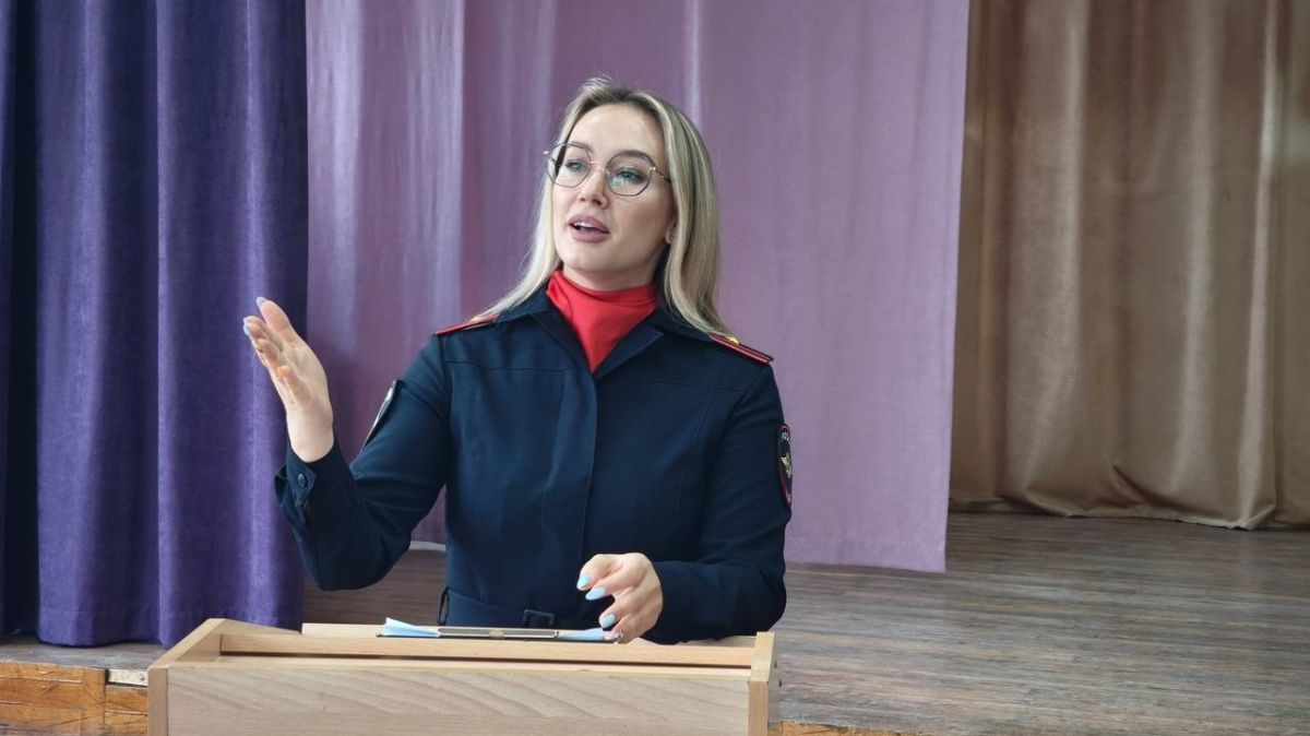 Полицейские и общественники организовали профилактическое занятие для полицейских-кадетов сыктывкарской школы