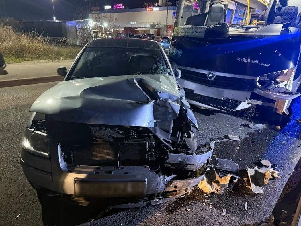 Водитель столичного автобуса №19 совершил аварию под психоактивными веществами