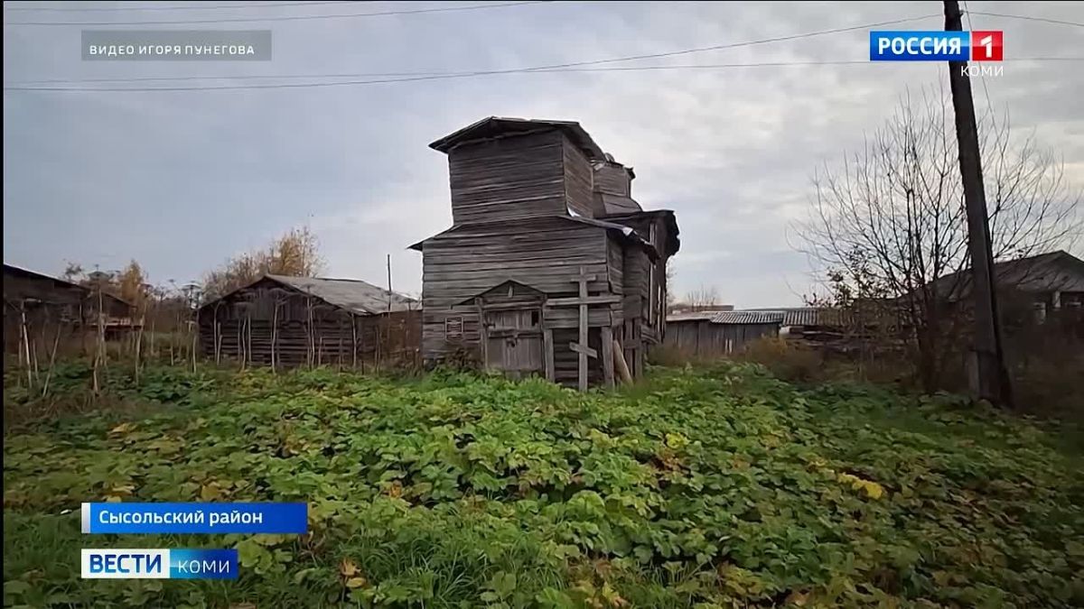 Участники движения «Возрождение деревянных храмов Севера» спасают от разрушения часовню Святителя Николая Чудотворца в деревне Вадыб Сысольского района