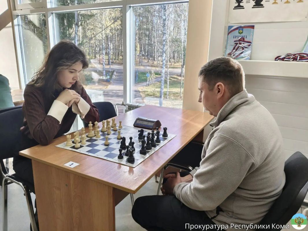 В минувшие выходные на базе СК «Северная Олимпия» состоялся турнир по шахматам среди работников и пенсионеров органов прокуратуры, суда и следственного комитета В минувшие выходные на базе СК «Северная Олимпия» состоялся турнир по шахматам среди работников и пенсионеров органов прокуратуры, суда и следственного комитета