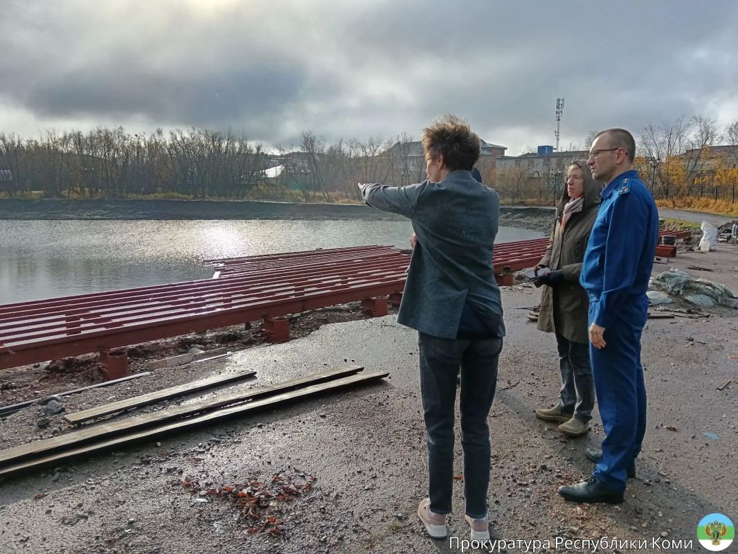 Прокурор г. Воркуты Сергей Данилов совместно с заместителем руководителя Агентства проектного управления РК Ольгой Сафиной посетили объекты, строительство и ремонт которых производится за счёт бюджетных средств в рамках... Прокурор г. Воркуты Сергей Данилов совместно с заместителем руководителя Агентства проектного управления РК Ольгой Сафиной посетили объекты, строительство и ремонт которых производится за счёт бюджетных средств в рамках...