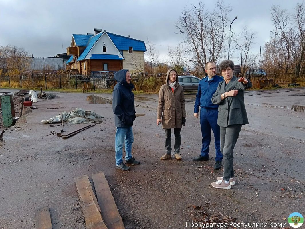 Прокурор г. Воркуты Сергей Данилов совместно с заместителем руководителя Агентства проектного управления РК Ольгой Сафиной посетили объекты, строительство и ремонт которых производится за счёт бюджетных средств в рамках... Прокурор г. Воркуты Сергей Данилов совместно с заместителем руководителя Агентства проектного управления РК Ольгой Сафиной посетили объекты, строительство и ремонт которых производится за счёт бюджетных средств в рамках...