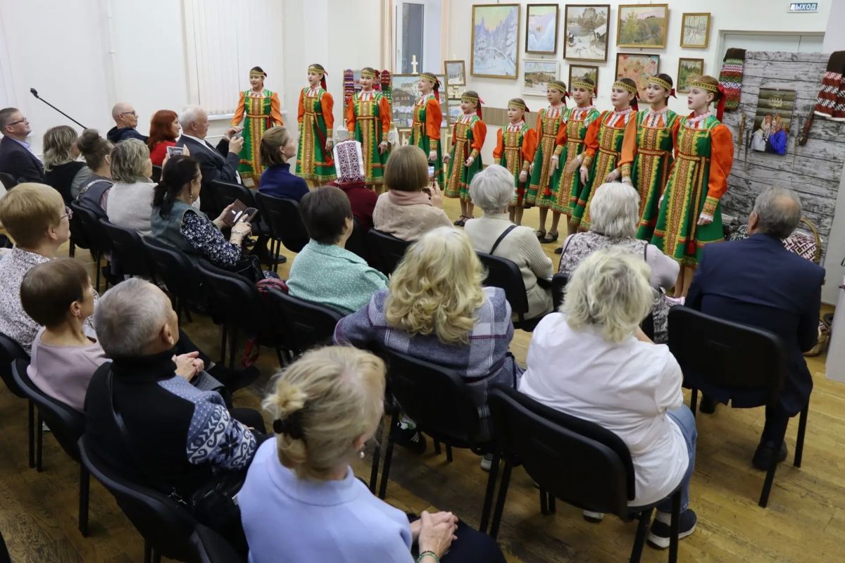 В Сыктывкаре представили календарь об узорном вязании Коми под названием «Сила традиций» В Сыктывкаре представили календарь об узорном вязании Коми под названием «Сила традиций»