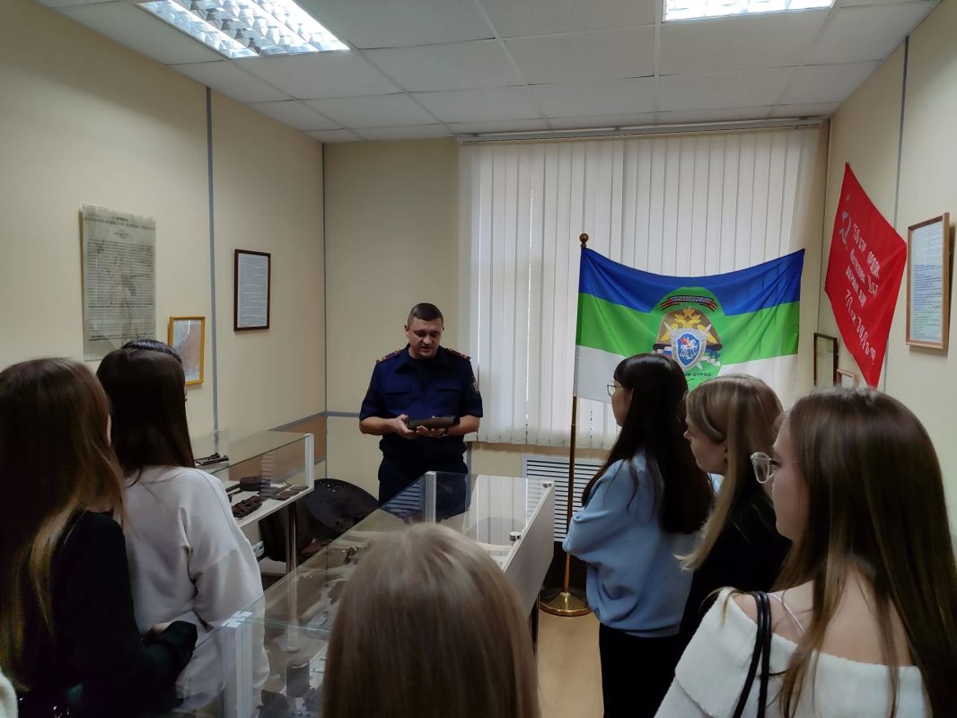 Сотрудники следственного управления провели занятие со студентами Сотрудники следственного управления провели занятие со студентами