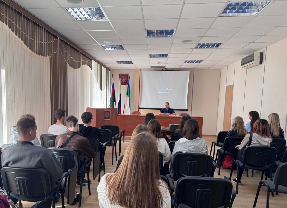 Сотрудники следственного управления провели занятие со студентами Сотрудники следственного управления провели занятие со студентами