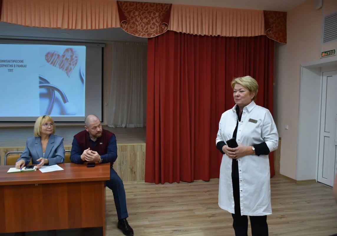 В Эжве прошла первая выездная планёрка на базе Эжвинской городской поликлиники В Эжве прошла первая выездная планёрка на базе Эжвинской городской поликлиники