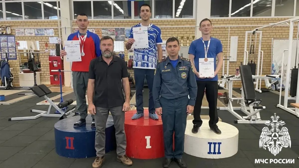 Кто здесь самый сильный? . В столице Республики Коми прошел чемпионат Главного управления МЧС России по Республике Коми по гиревому спорту Кто здесь самый сильный? . В столице Республики Коми прошел чемпионат Главного управления МЧС России по Республике Коми по гиревому спорту