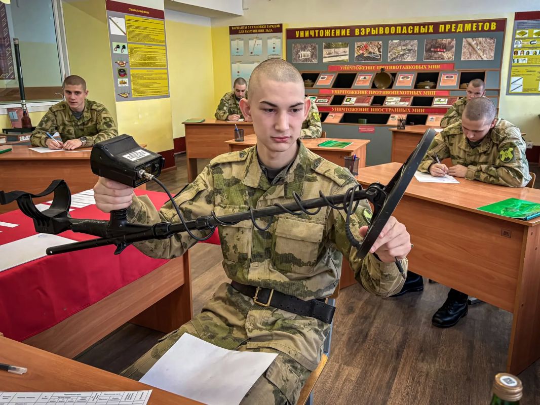В Сыктывкаре отметили 30-ю годовщину формирования Центра подготовки личного состава Северо-Западного округа Росгвардии В Сыктывкаре отметили 30-ю годовщину формирования Центра подготовки личного состава Северо-Западного округа Росгвардии
