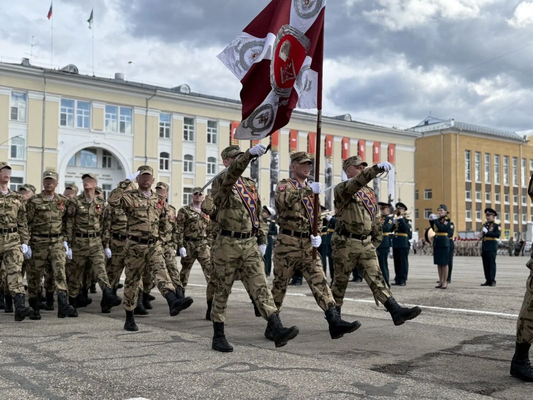 В Сыктывкаре отметили 30-ю годовщину формирования Центра подготовки личного состава Северо-Западного округа Росгвардии В Сыктывкаре отметили 30-ю годовщину формирования Центра подготовки личного состава Северо-Западного округа Росгвардии