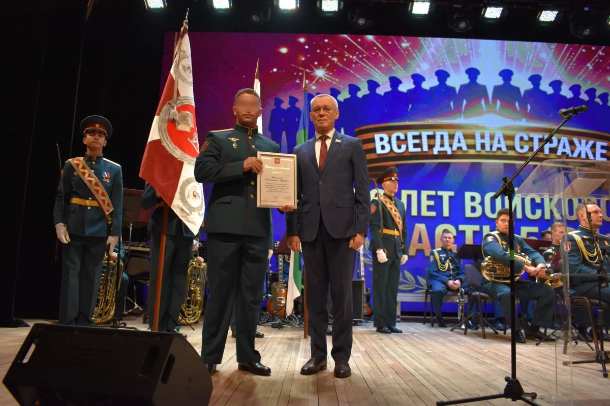 В Сыктывкаре отметили 30-ю годовщину формирования Центра подготовки личного состава Северо-Западного округа Росгвардии В Сыктывкаре отметили 30-ю годовщину формирования Центра подготовки личного состава Северо-Западного округа Росгвардии