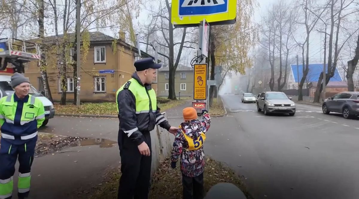В Сыктывкаре заработал 25-й по счёту вызывной пешеходный светофор