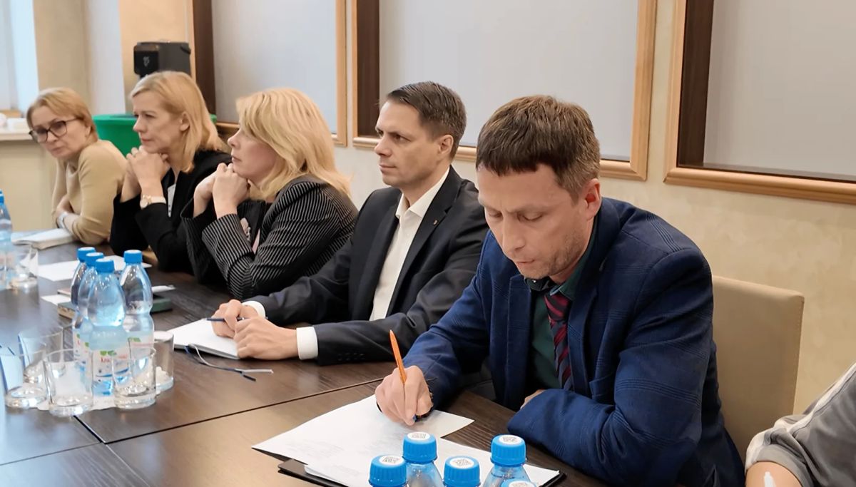 Максим Мартышин: Сегодня на планерке заслушали доклады коммунальных предприятий и ресурсоснабжающих организаций о текущей работе и подготовке к зиме Максим Мартышин: Сегодня на планерке заслушали доклады коммунальных предприятий и ресурсоснабжающих организаций о текущей работе и подготовке к зиме