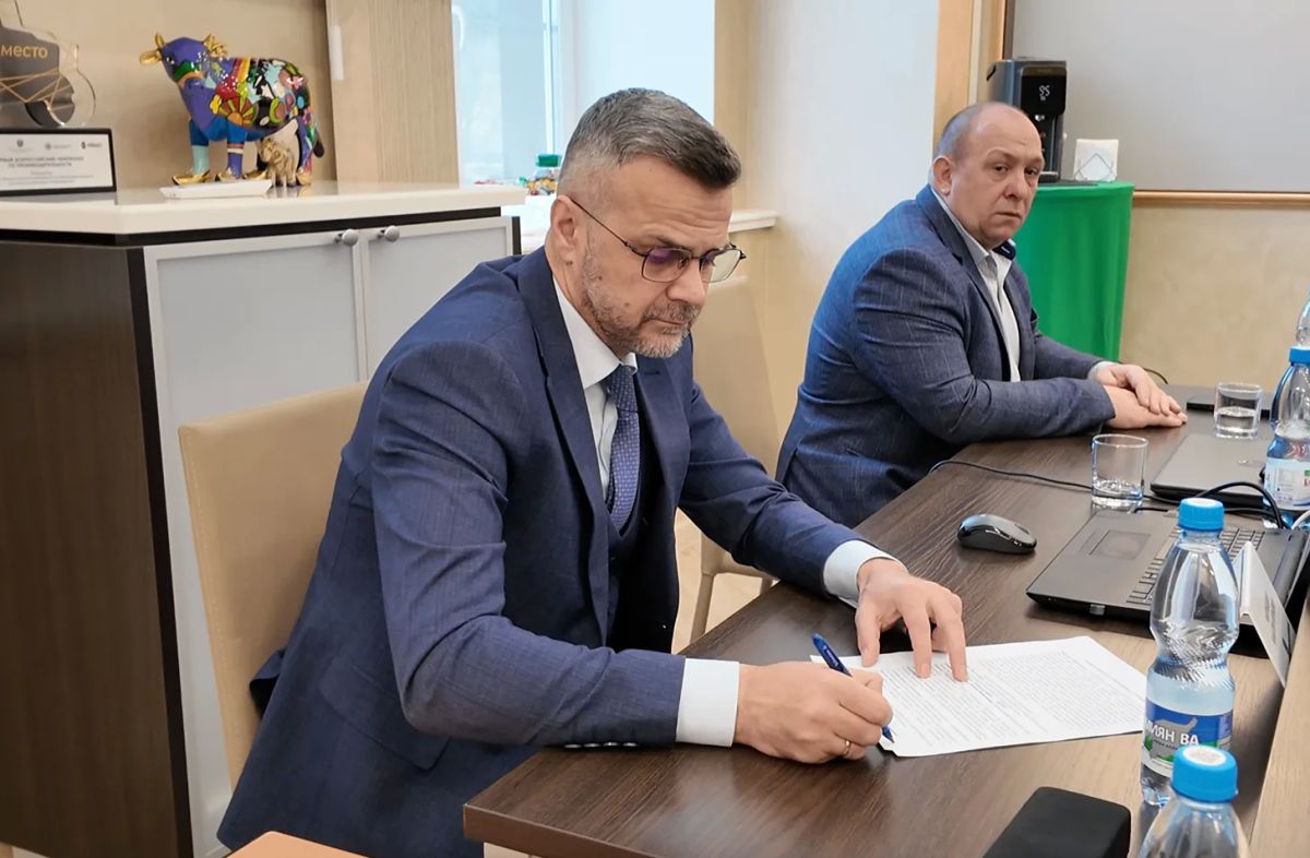Максим Мартышин: Сегодня на планерке заслушали доклады коммунальных предприятий и ресурсоснабжающих организаций о текущей работе и подготовке к зиме
