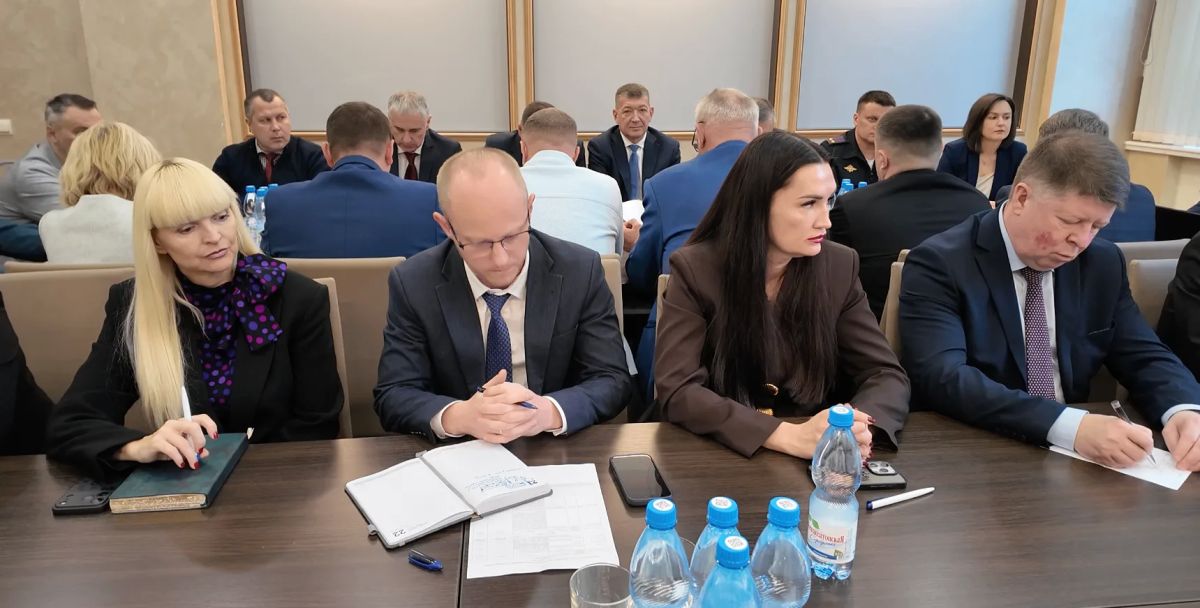Максим Мартышин: Сегодня на планерке заслушали доклады коммунальных предприятий и ресурсоснабжающих организаций о текущей работе и подготовке к зиме Максим Мартышин: Сегодня на планерке заслушали доклады коммунальных предприятий и ресурсоснабжающих организаций о текущей работе и подготовке к зиме