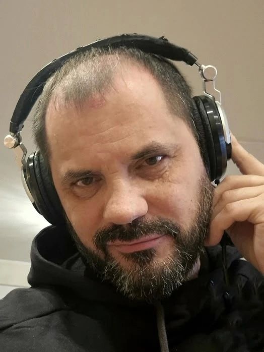 Наш министр природных ресурсов и экологии Роман Полшведкин не только руководит серьезной структурой, но и находит время на творчество!