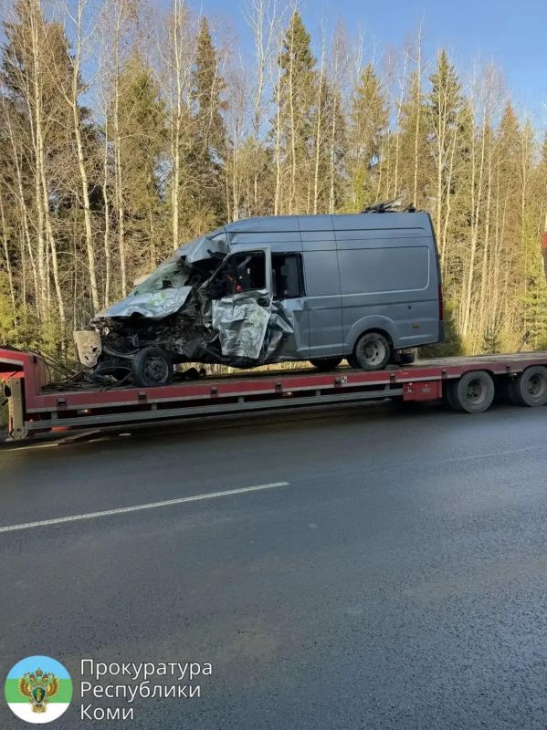 По поручению прокуратуры Республики Коми прокуратура Сысольского района взяла на контроль выяснение обстоятельств ДТП на автодороге «Вятка», в результате которого пострадали шесть человек По поручению прокуратуры Республики Коми прокуратура Сысольского района взяла на контроль выяснение обстоятельств ДТП на автодороге «Вятка», в результате которого пострадали шесть человек